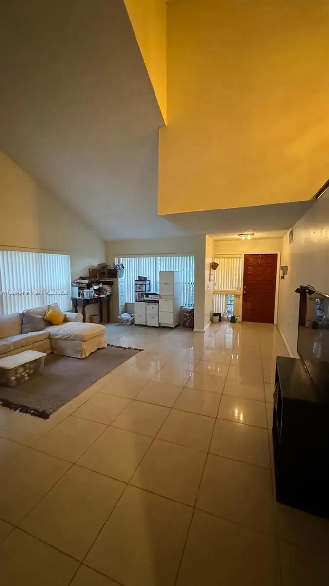 15039 SW 89th Terr Rd, Miami, FL 33196 - Image #2