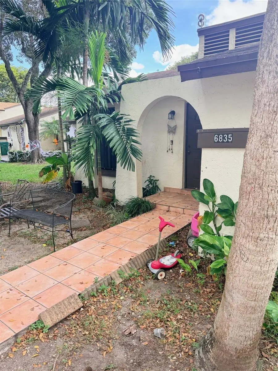 6835 SW 128th Ct, Miami, FL 33183 - Image #2