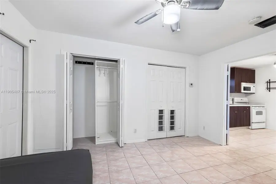 23 SW 8th St, Hallandale Beach, FL 33009 - Image #2