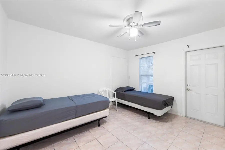 23 SW 8th St, Hallandale Beach, FL 33009 - Image #3