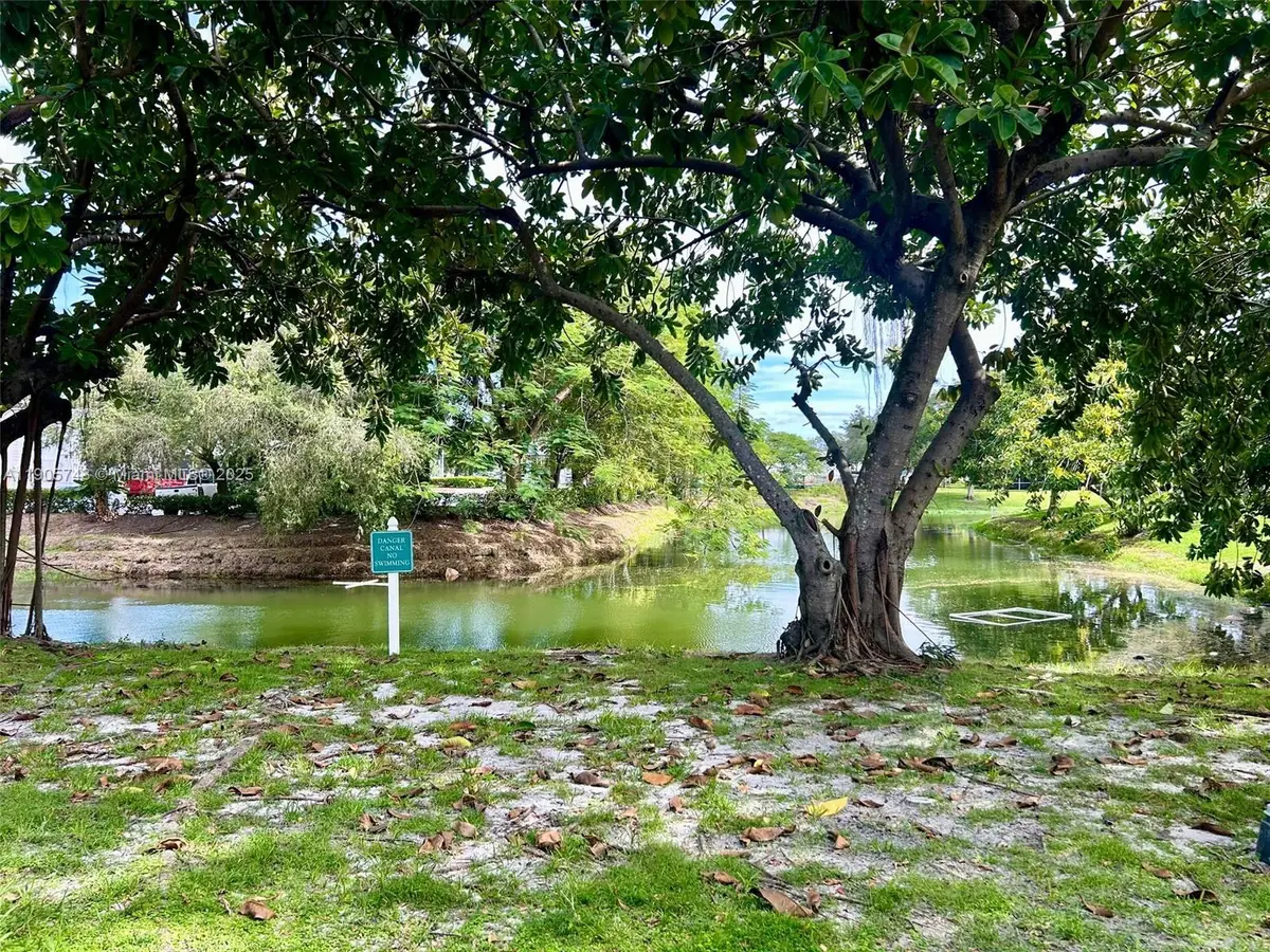 470 N Laurel Dr #7, Margate, FL 33063 - Image #1