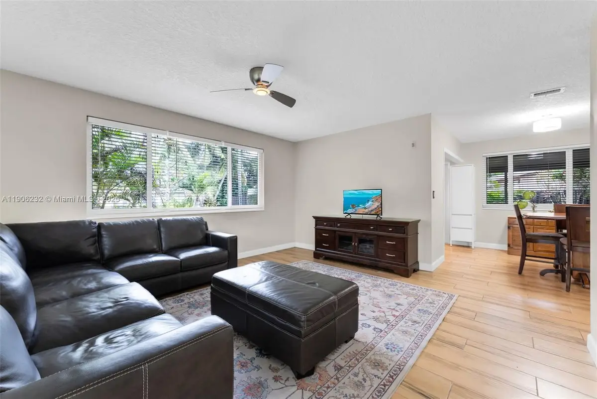 1532 NE 39th St, Oakland Park, FL 33334 - Image #1