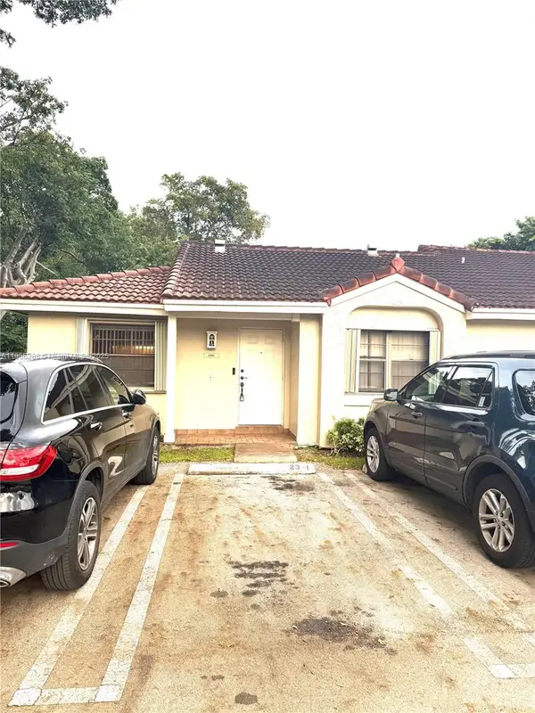 6018 NW 172nd Terr Cir, Hialeah, FL 33015