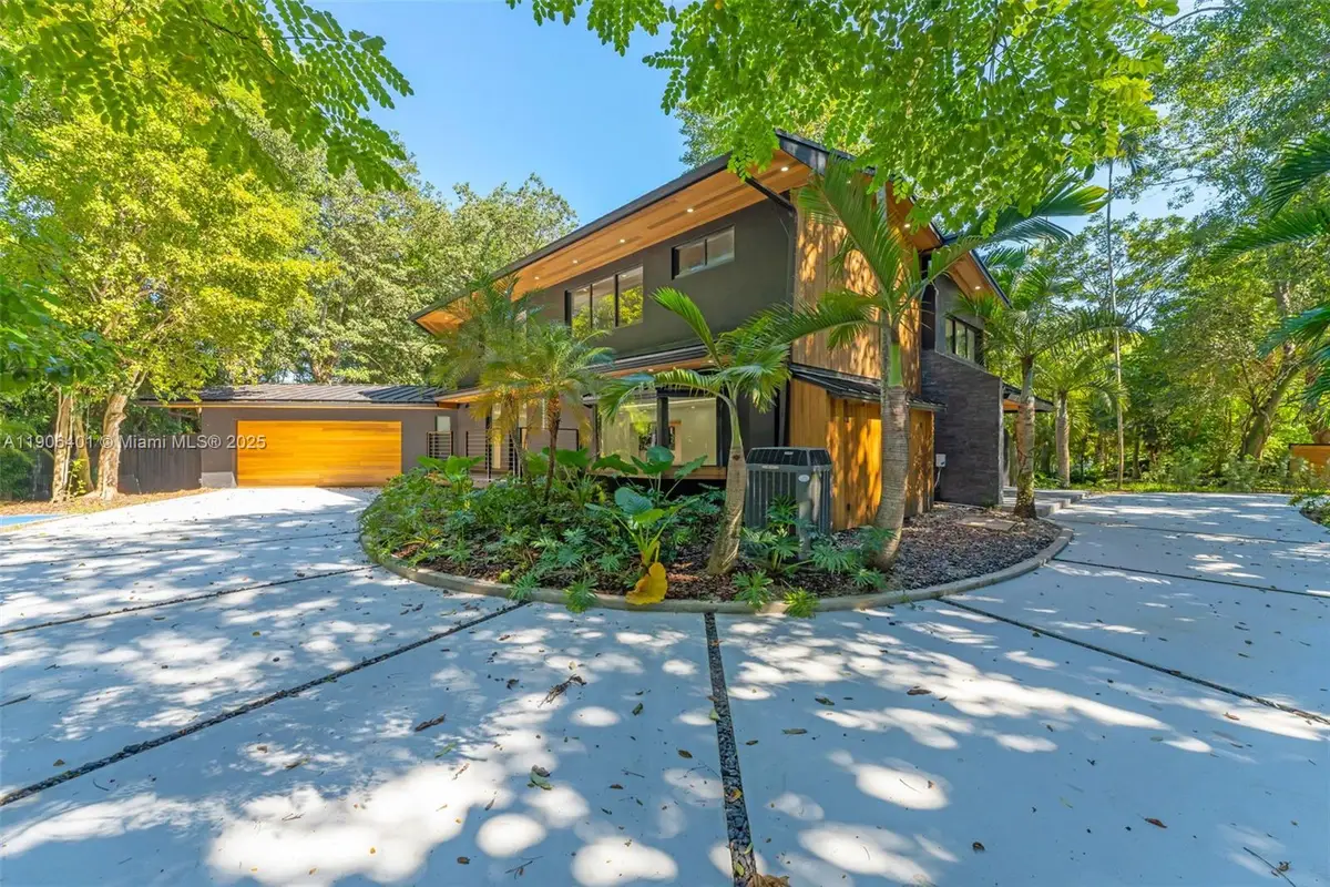 6525 SW 133rd Dr, Pinecrest, FL 33156 - Image #1