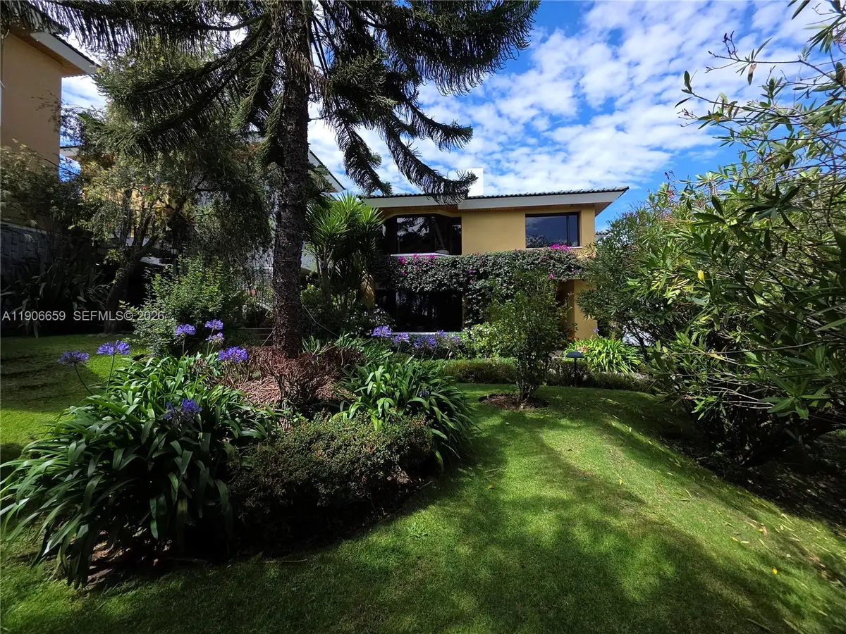 Address Withheld By Seller, Quito, OS 5990 - #1