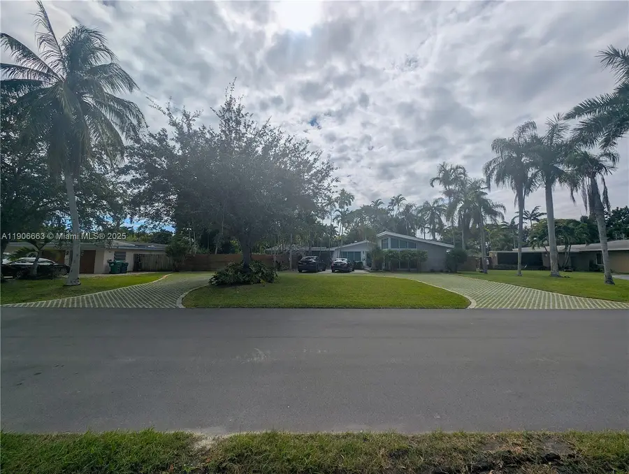 10460 SW 110th St, Miami, FL 33176 - Image #2