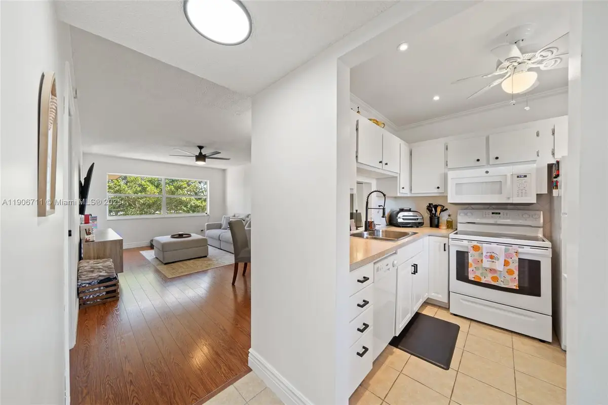 3530 NW 52nd Ave #606, Lauderdale Lakes, FL 33319 - Image #1