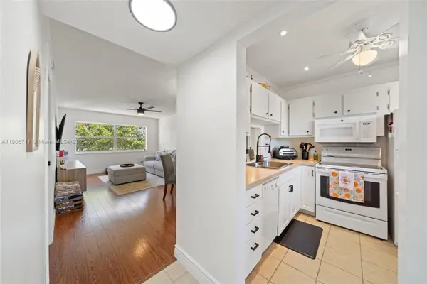 3530 NW 52nd Ave #606, Lauderdale Lakes, FL 33319