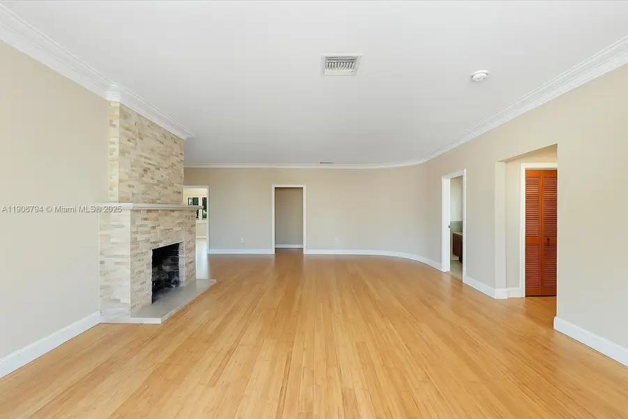 9457 Carlyle Ave, Surfside, FL 33154 - Image #2