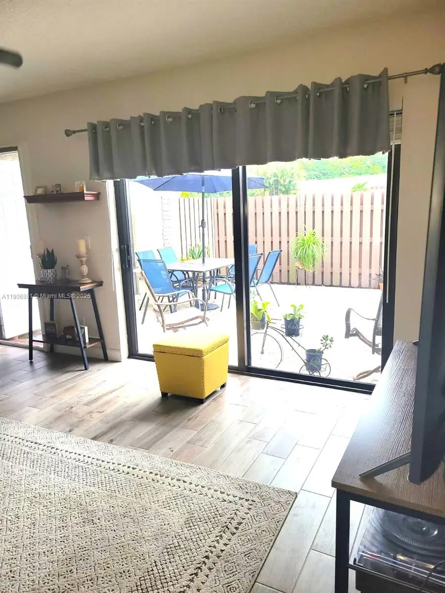 11930 SW 11th Ct, Davie, FL 33325 - Image #3