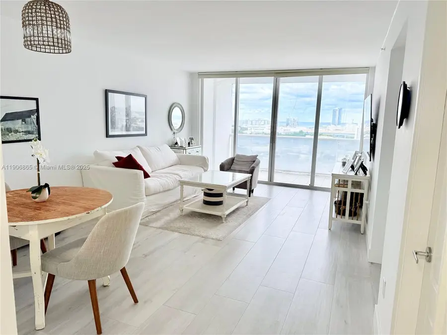 1800 Sunset Harbour Dr #2005, Miami Beach, FL 33139 - Image #2