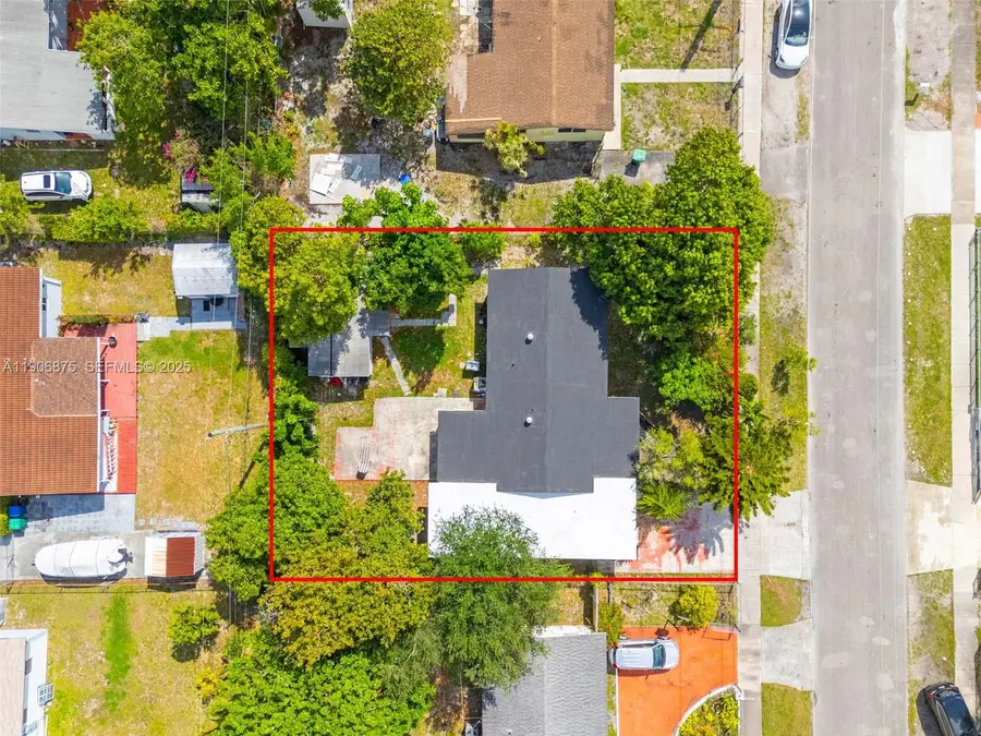 1271 NE 211th St, Miami, FL 33179 - Image #2