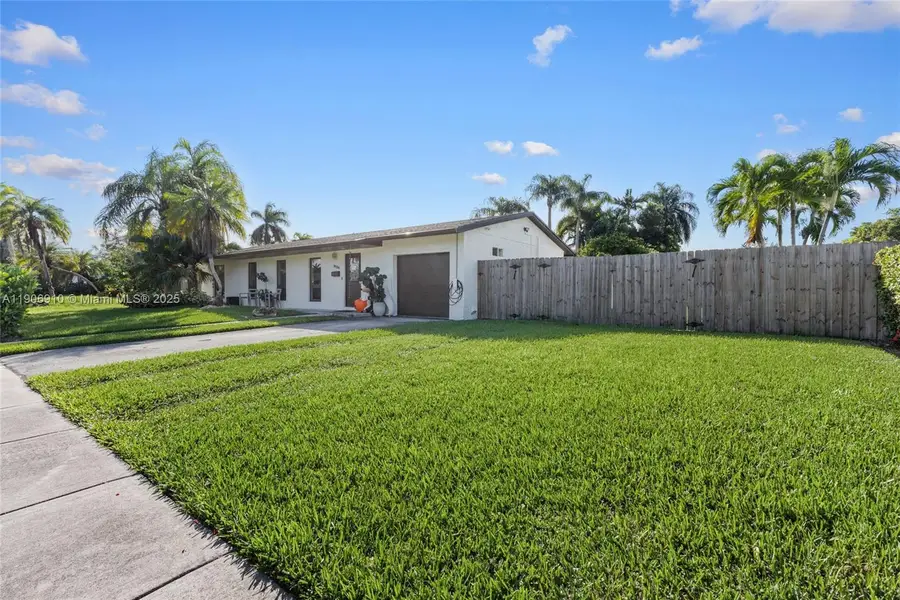 9250 SW 185th Ter, Cutler Bay, FL 33157 - Image #2