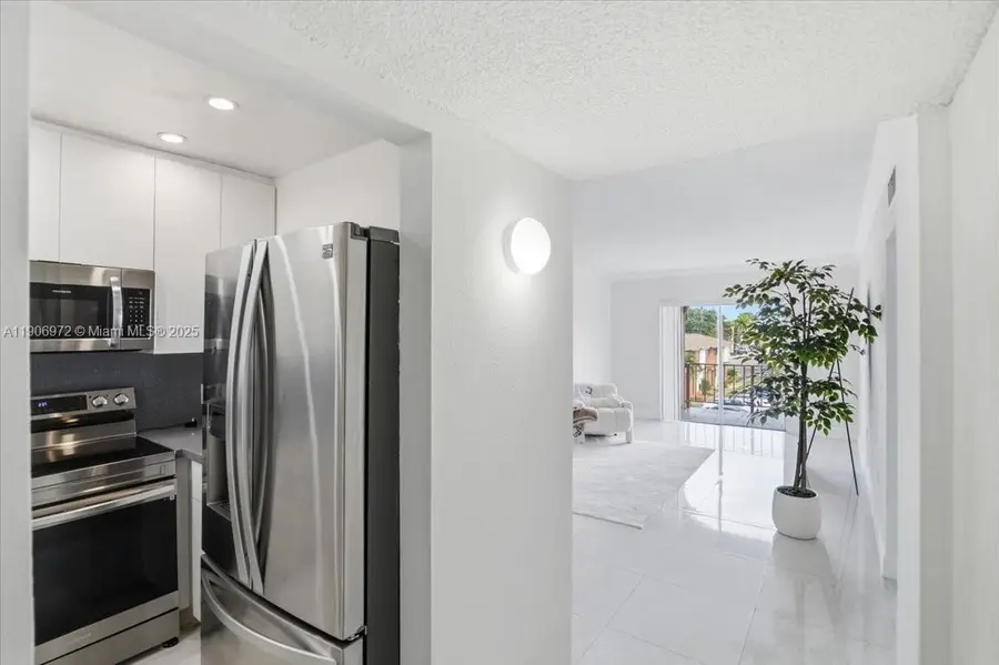 10850 W Flagler St #D308, Sweetwater, FL 33174 - Image #2