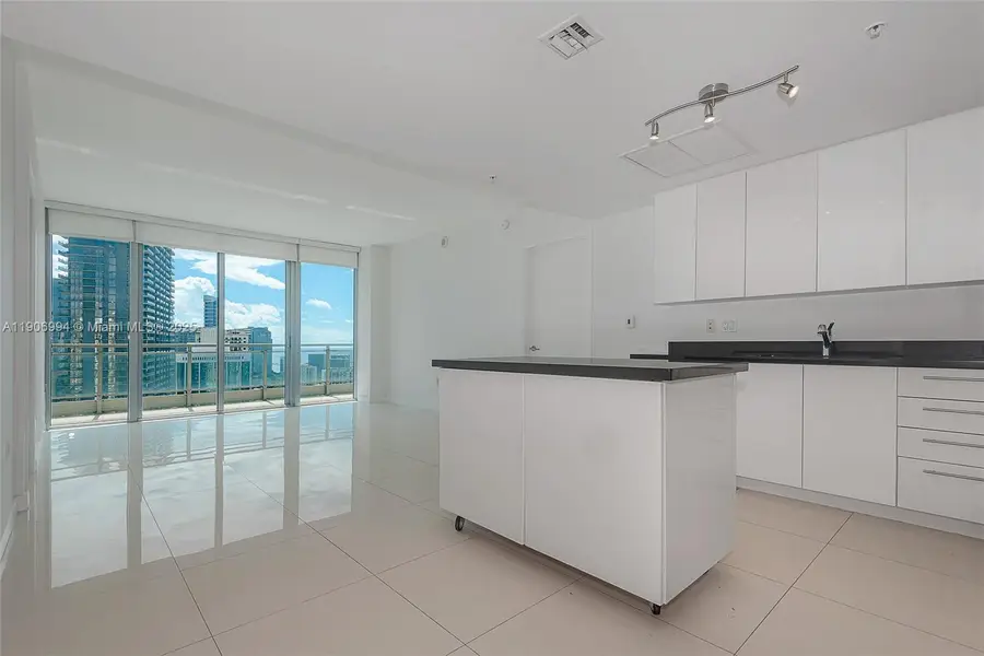 92 SW 3rd St #3503, Miami, FL 33130 - Image #2
