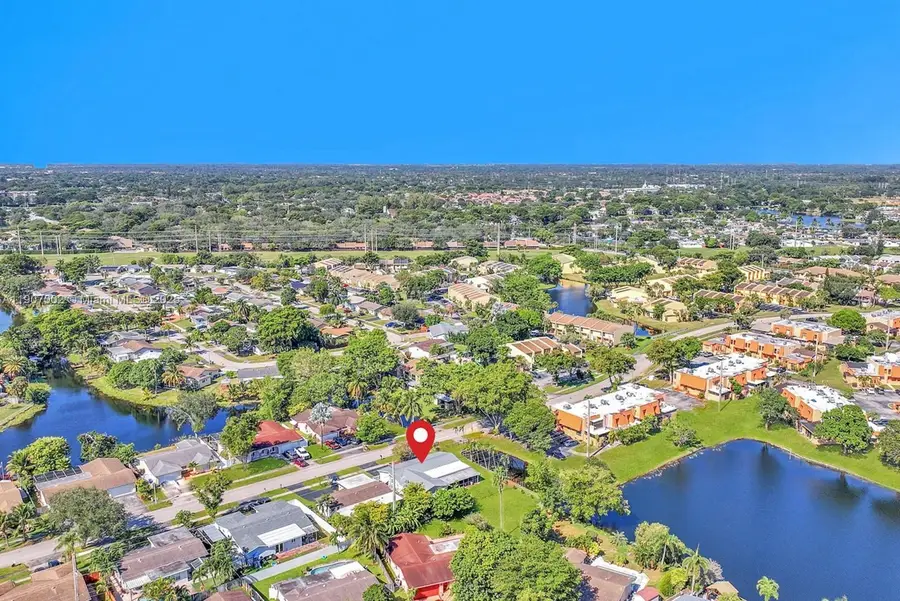 1245 NW 92nd Ave, Pembroke Pines, FL 33024 - Image #3