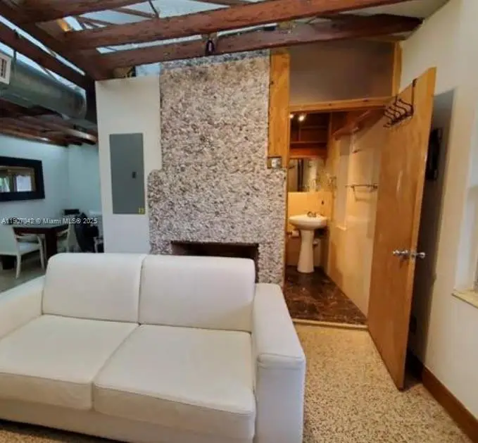 6918 NE 5th Ave, Miami, FL 33138 - Image #3