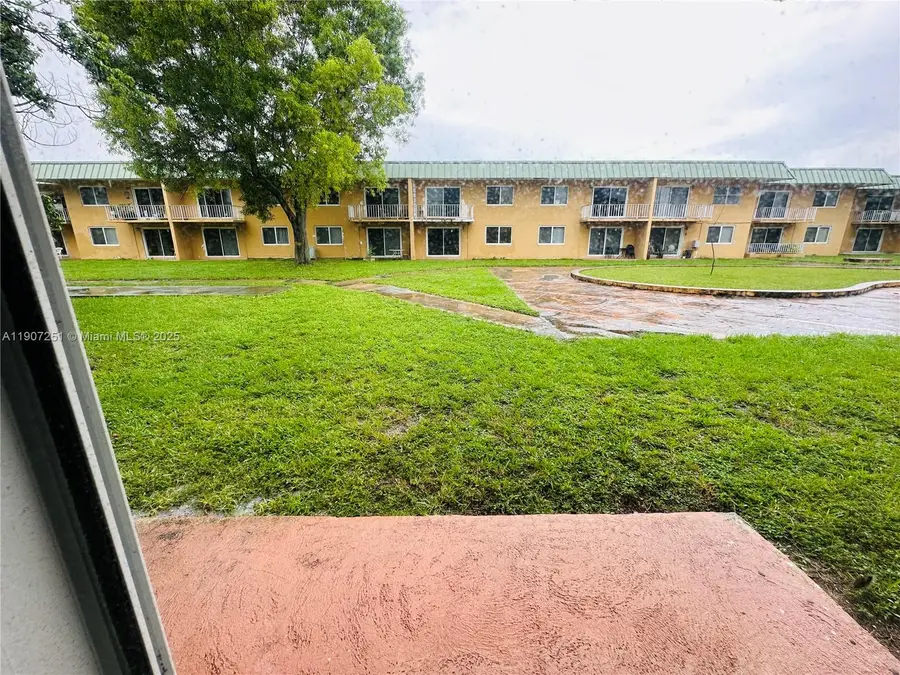 505 NW 177th St #111, Miami Gardens, FL 33169 - Image #2