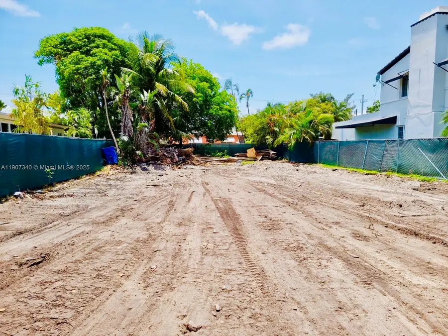 9116 Abbott Ave, Surfside, FL 33154 - Image #3