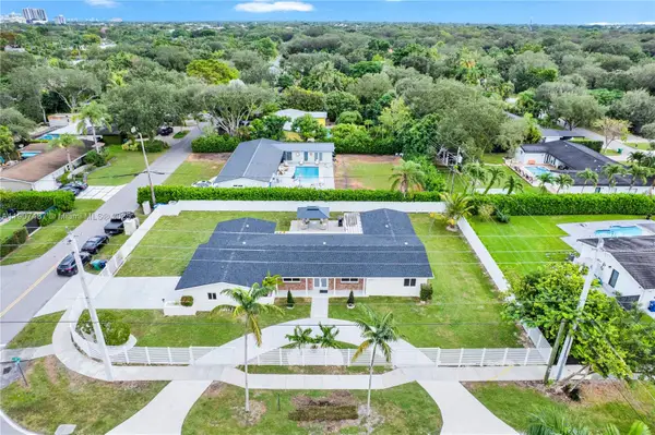 10705 SW 87th Ave, Miami, FL 33176