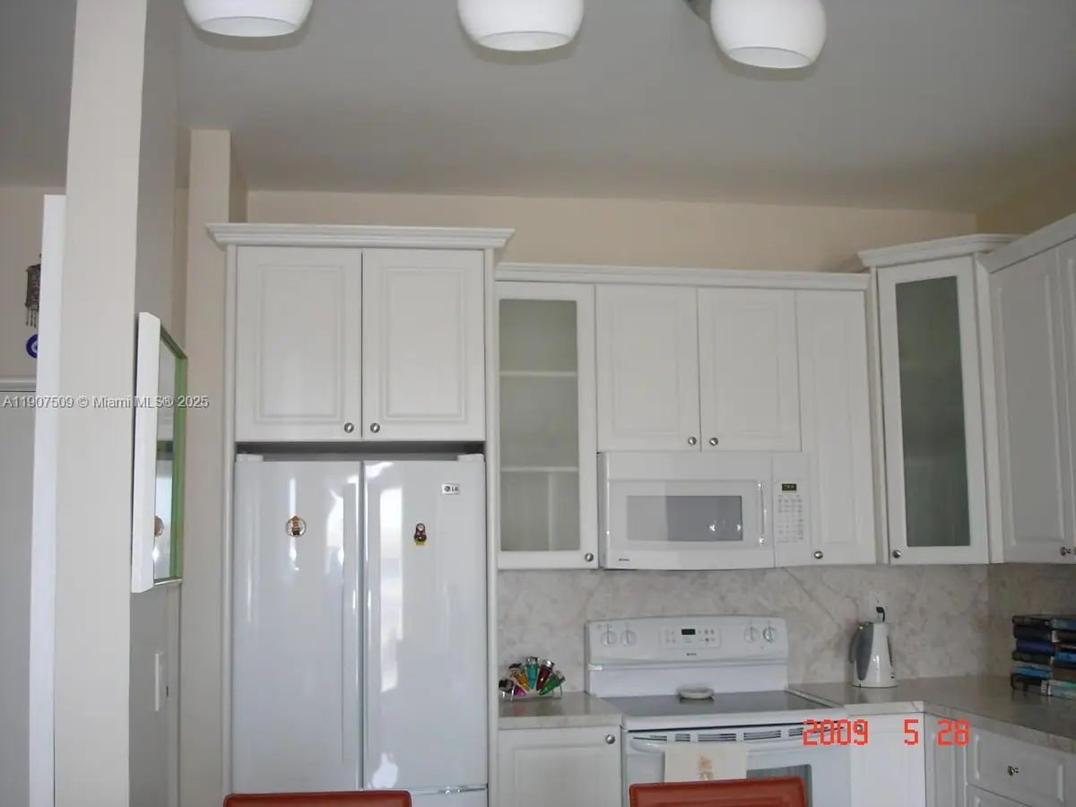 18061 Biscayne Blvd #PH03, Aventura, FL 33160 - Image #1