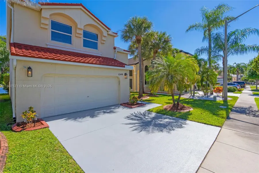 1249 NW 159th Ave, Pembroke Pines, FL 33028 - Image #3
