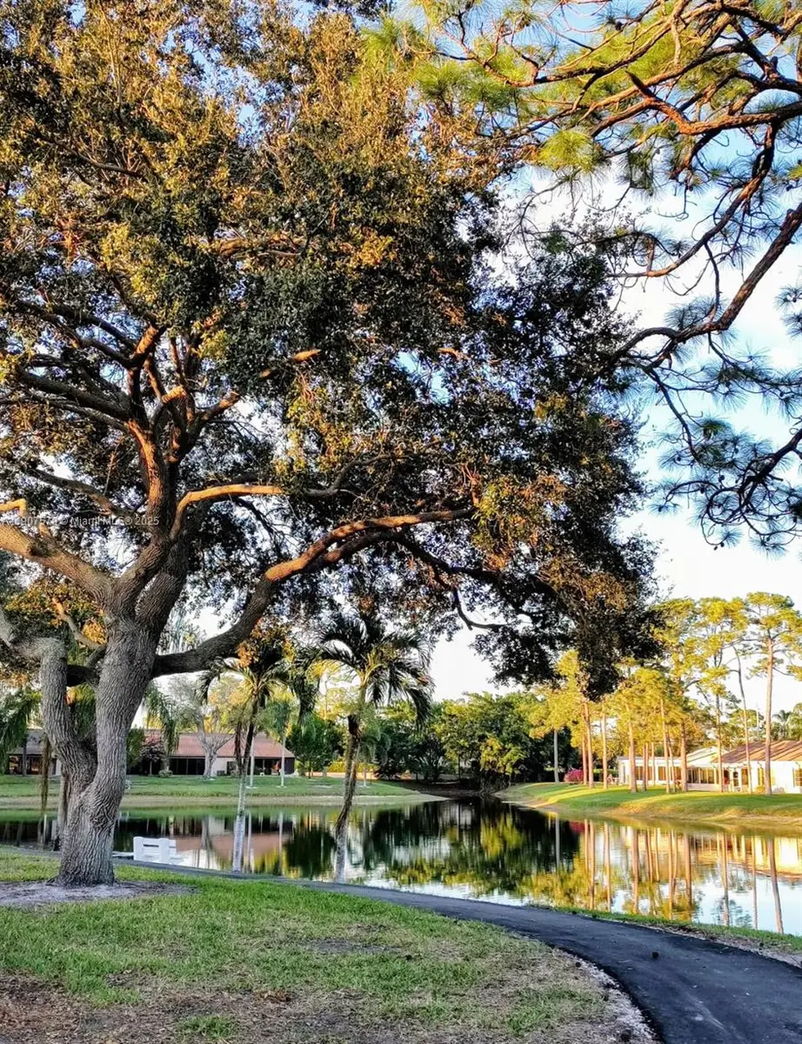 442 Pine Glen Ln #D-2, Greenacres, FL 33463 - Image #2