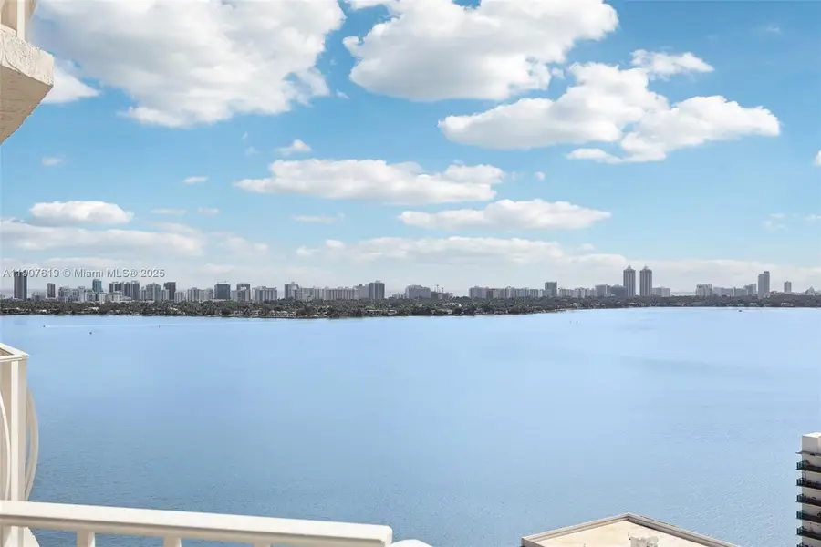 7601 E Treasure Dr #2305, North Bay Village, FL 33141 - Image #2