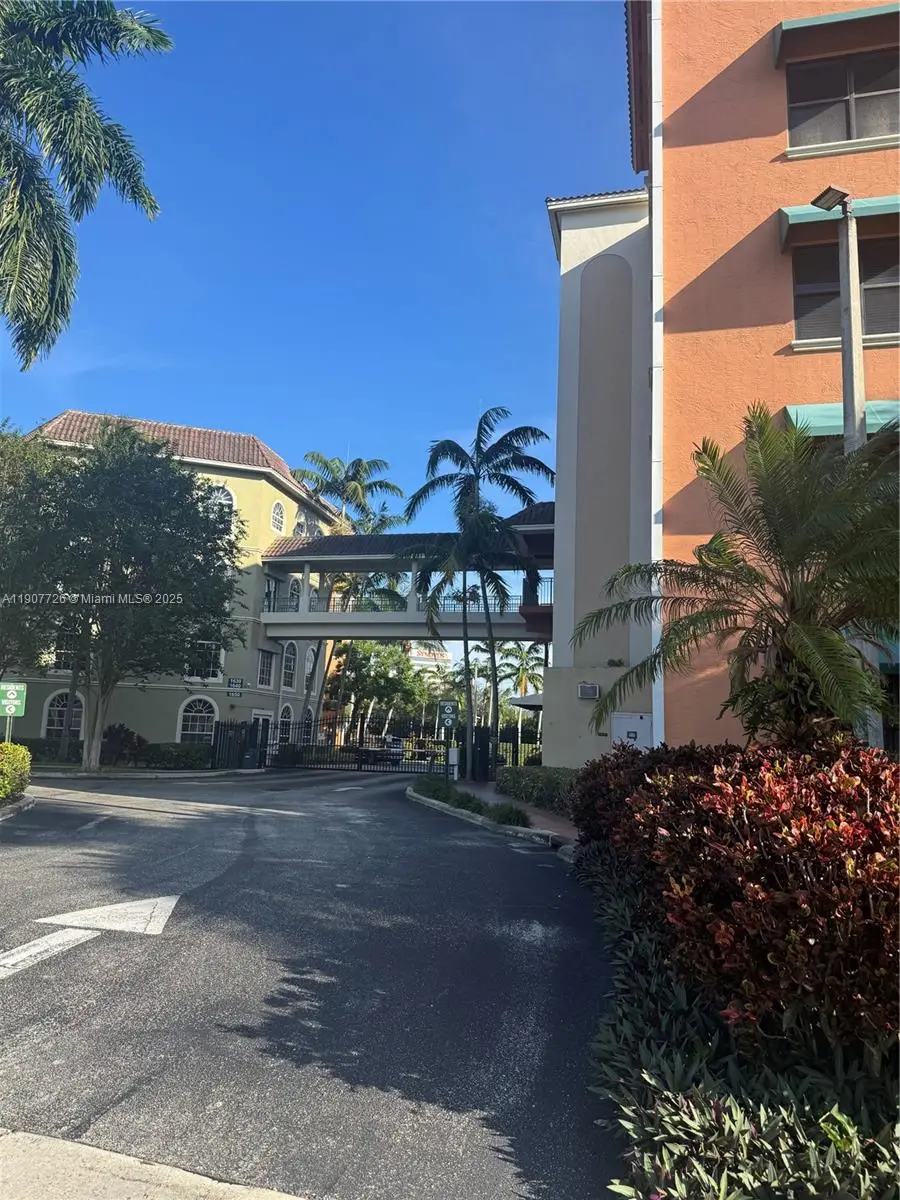 1610 Presidential Way #307, West Palm Beach, FL 33401 - Image #2