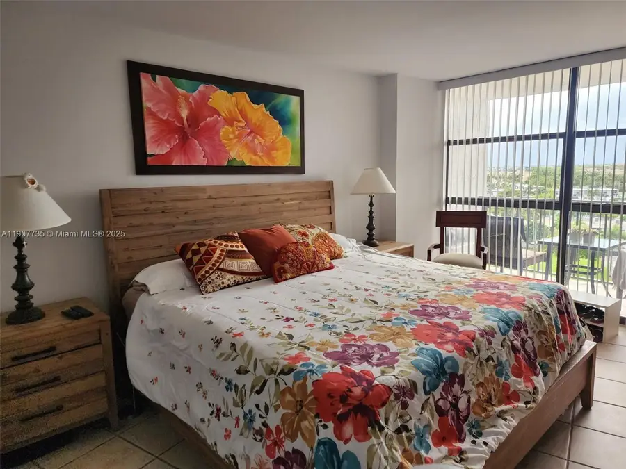 600 Parkview Dr #911, Hallandale Beach, FL 33009 - Image #3