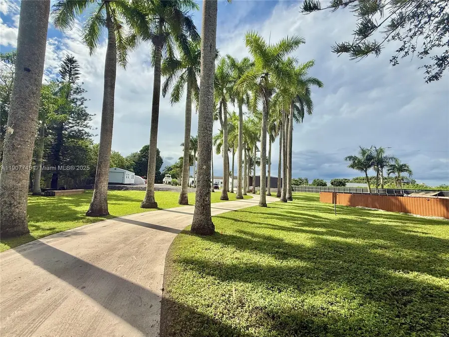 35220 SW 213th Ave, Homestead, FL 33034 - Image #2