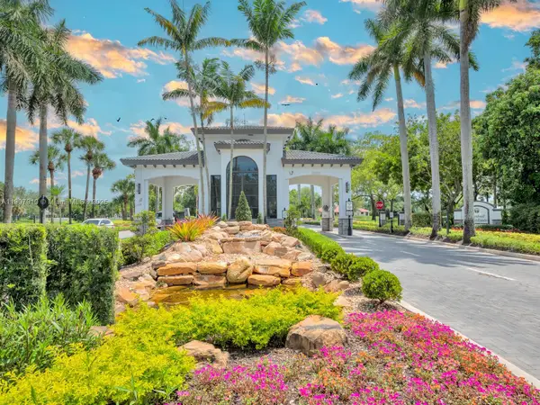 2710 Walkers Way, Weston, FL 33331