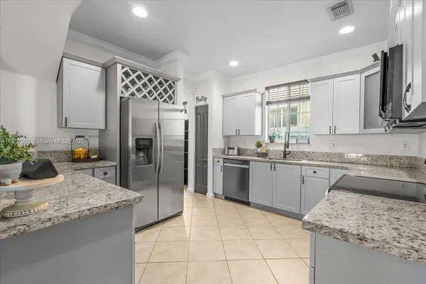 14027 SW 274th Ter, Homestead, FL 33032