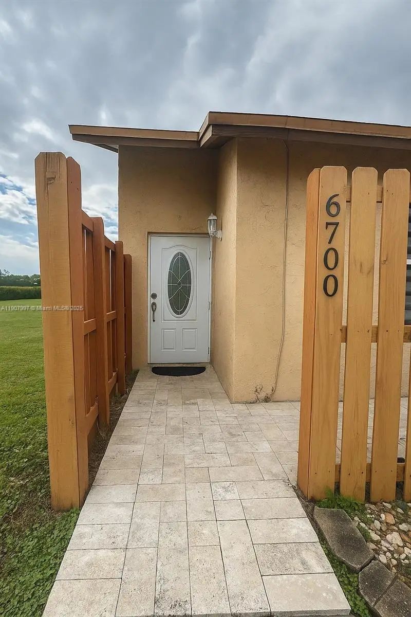 6700 NW 190th St, Hialeah, FL 33015 - Image #3