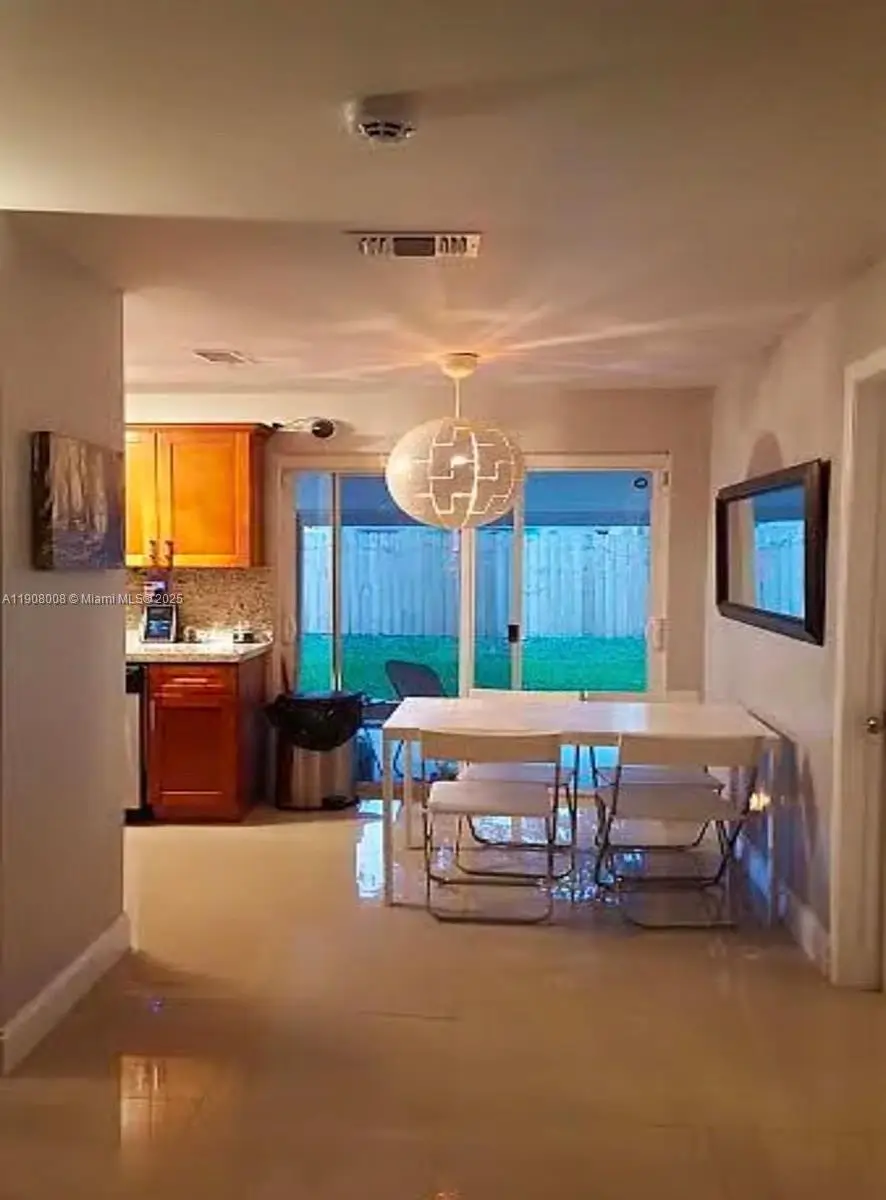 6641 Freedom St, Hollywood, FL 33024 - Image #2