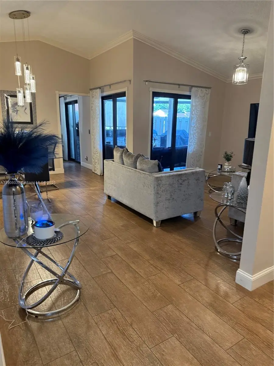 6377 NW 170th Ln, Hialeah, FL 33015 - Image #2