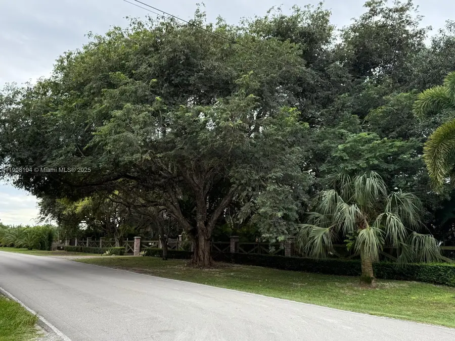 25945 SW 197th Ave, Homestead, FL 33031 - Image #3