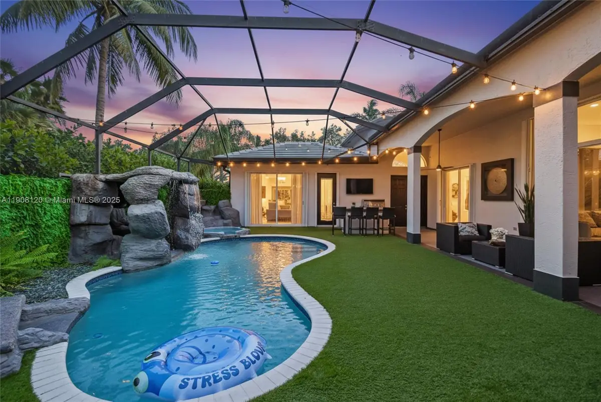 354 Mallard Rd, Weston, FL 33327 - Image #1