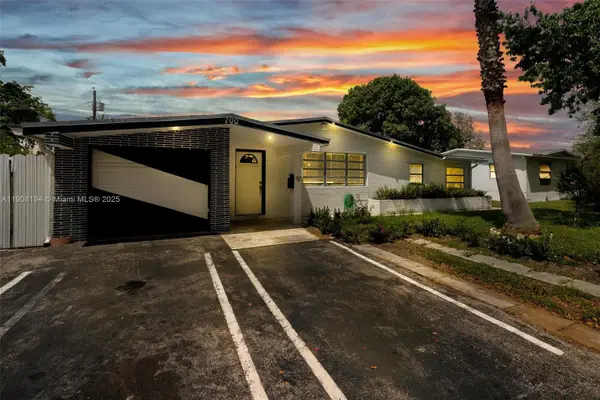 700 SW 67th Ave, Pembroke Pines, FL 33023