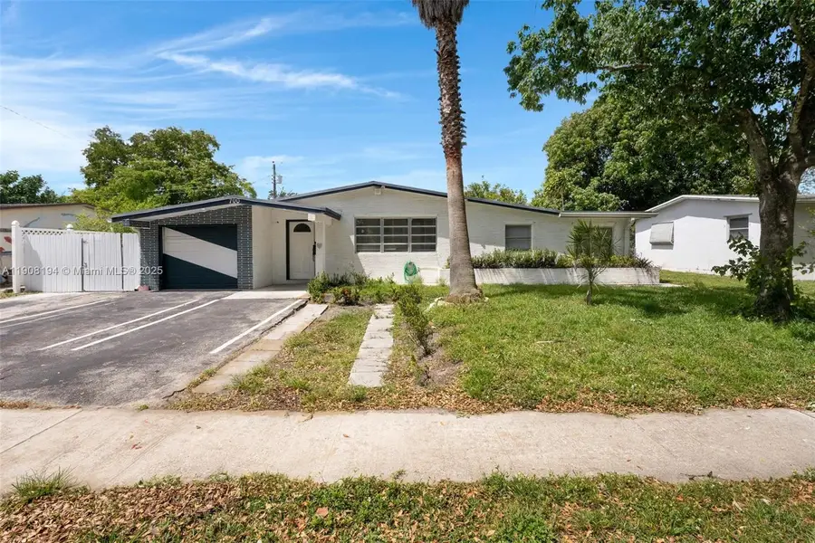 700 SW 67th Ave, Pembroke Pines, FL 33023 - Image #2