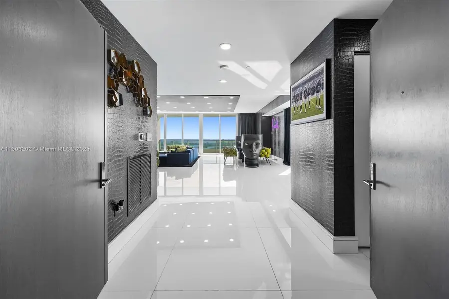 900 Biscayne Blvd #PH6201, Miami, FL 33132 - Image #3