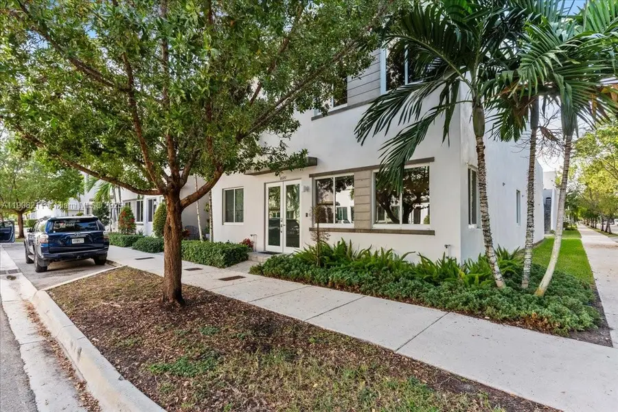 6680 NW 102nd Path, Doral, FL 33178 - Image #2