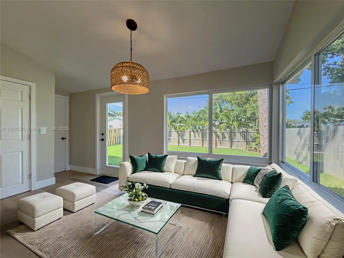 1813 SW 10th St, Fort Lauderdale, FL 33312 - Image #1