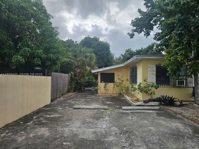836 NW 101st St, Miami, FL 33150 - Image #1