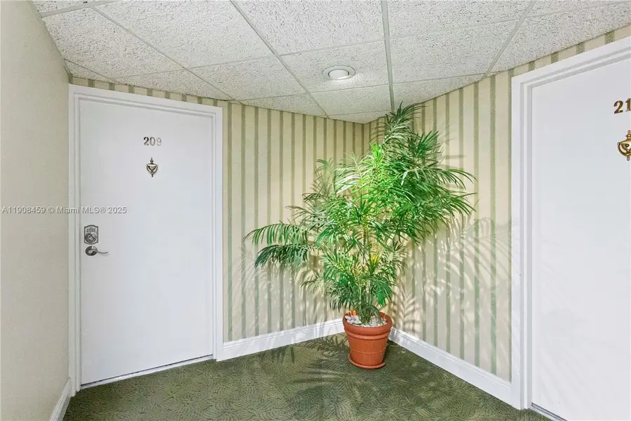 1101 River Reach Dr #209, Fort Lauderdale, FL 33315 - Image #2