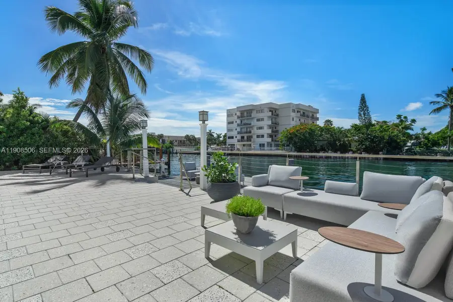1040 S Shore Dr, Miami Beach, FL 33141 - #3