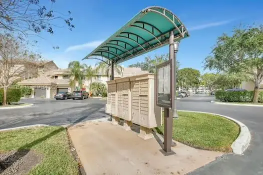 16312 Malibu Dr #6, Weston, FL 33326 - Image #2