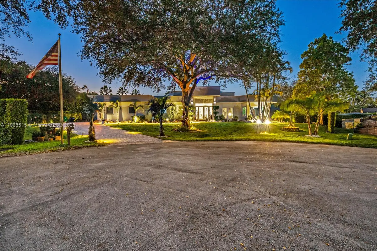 11135 SW 57th Ct, Cooper City, FL 33328 - Image #1