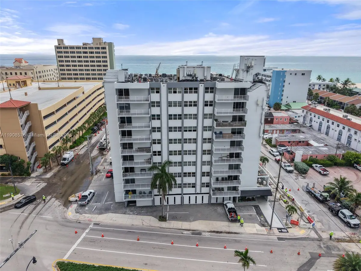 211 S Ocean Dr #304, Hollywood, FL 33019 - Image #1