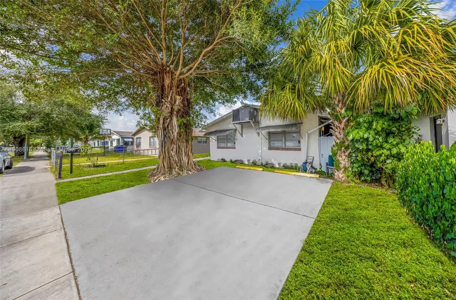 5709 Lincoln St, Hollywood, FL 33021 - Image #3